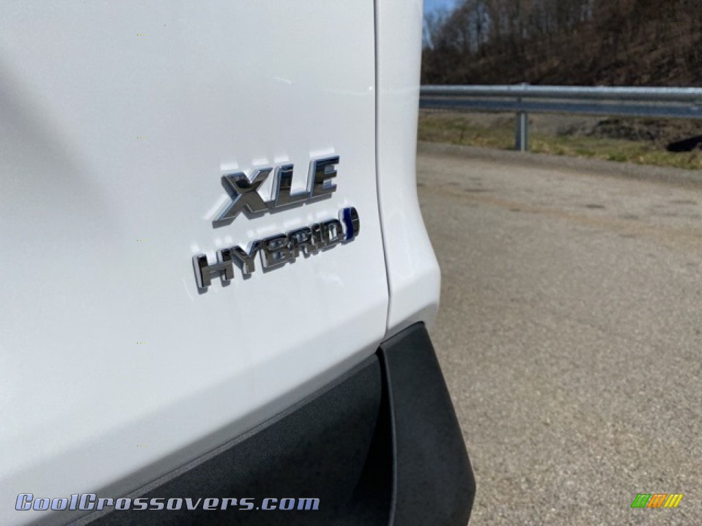 2021 RAV4 XLE AWD Hybrid - Super White / Black photo #23
