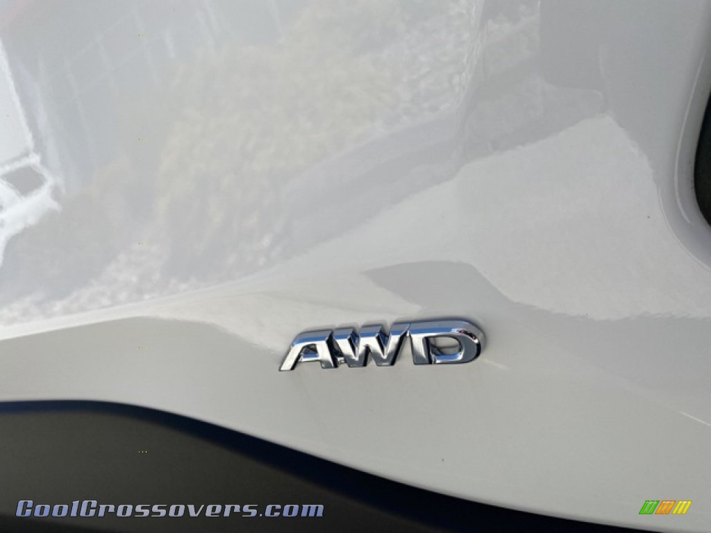 2021 RAV4 XLE AWD Hybrid - Super White / Black photo #25