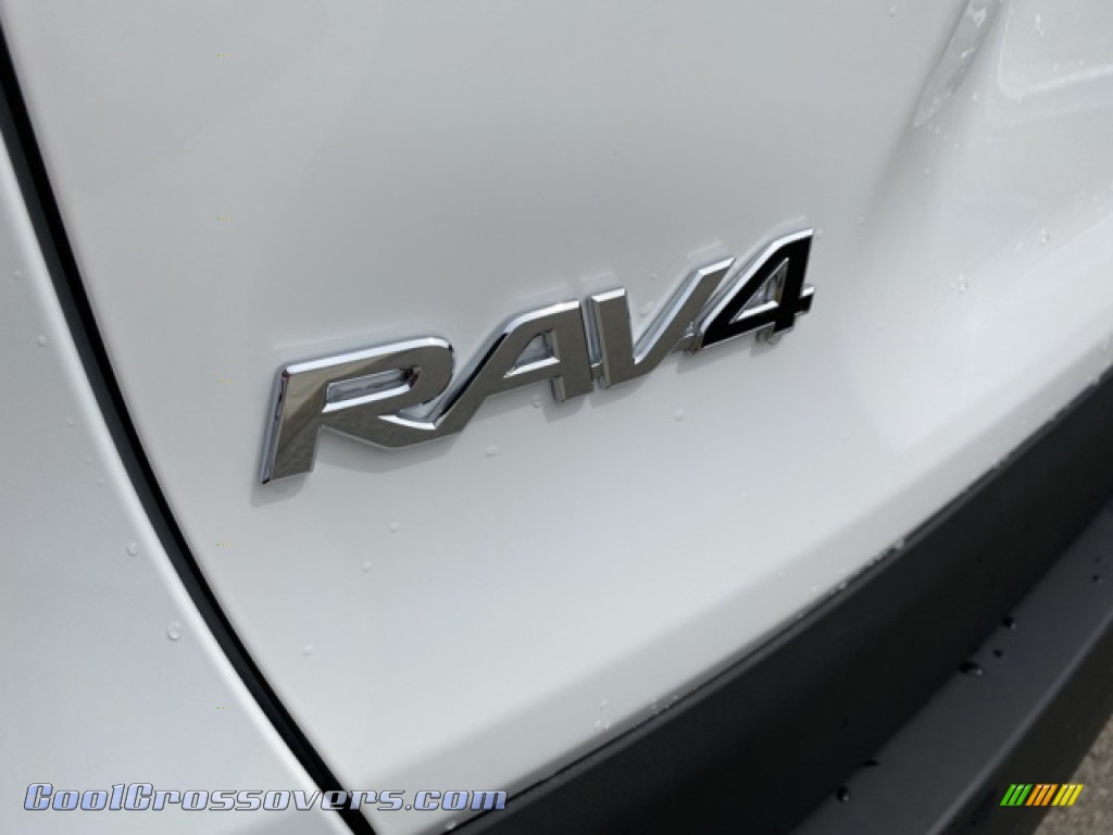 2021 RAV4 XLE AWD Hybrid - Super White / Black photo #24