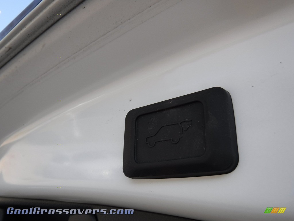 2020 RAV4 XSE AWD Hybrid - Blizzard White Pearl / Black photo #30