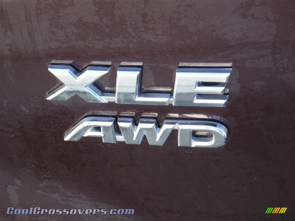 2018 RAV4 XLE AWD - Black / Black photo #17