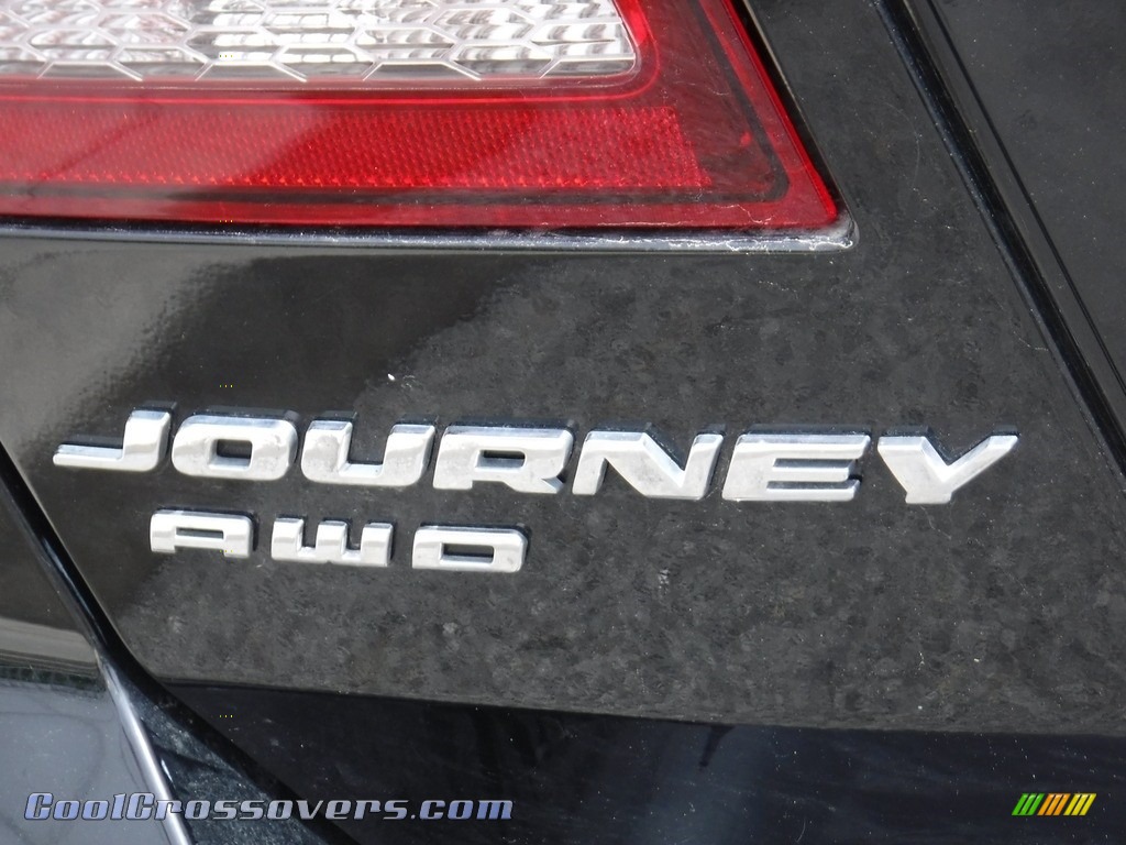2017 Journey Crossroad AWD - Pitch Black / Black photo #13