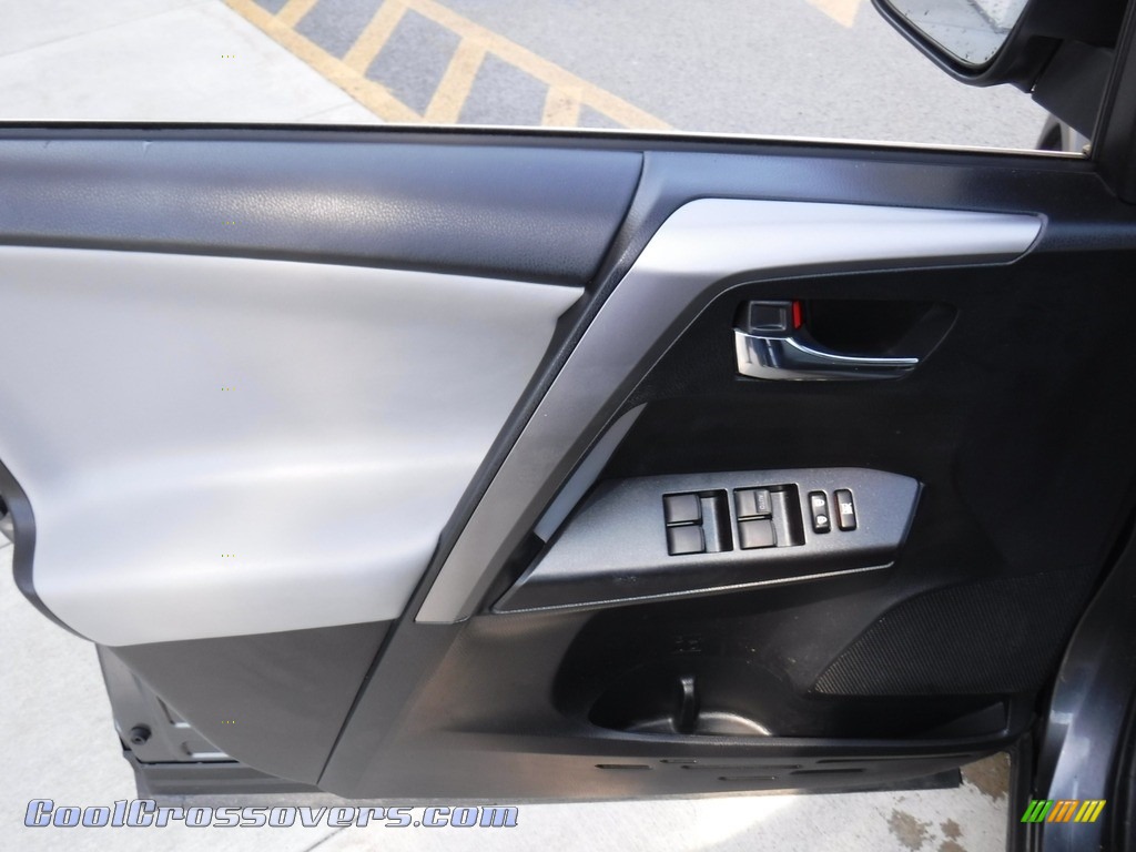 2017 RAV4 XLE AWD Hybrid - Magnetic Gray Metallic / Black photo #12