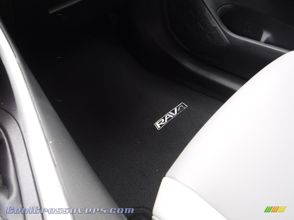 2021 RAV4 XLE Premium AWD - Blizzard White Pearl / Light Gray photo #31