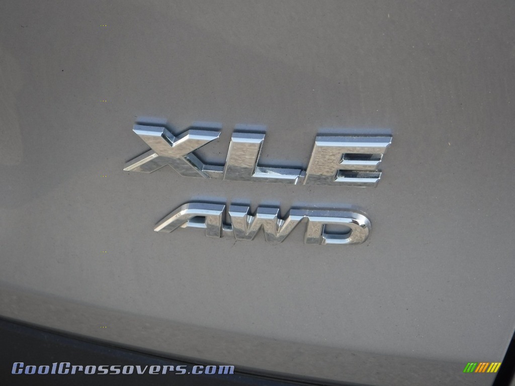 2021 RAV4 XLE AWD - Silver Sky Metallic / Light Gray photo #16