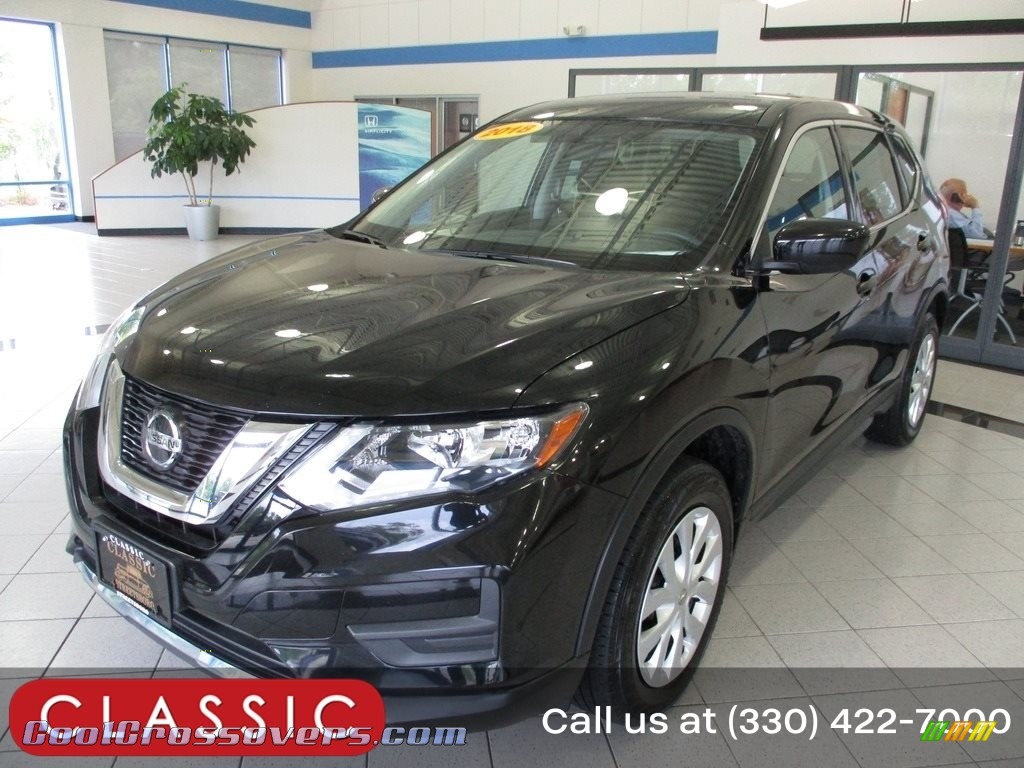 Magnetic Black / Charcoal Nissan Rogue S AWD