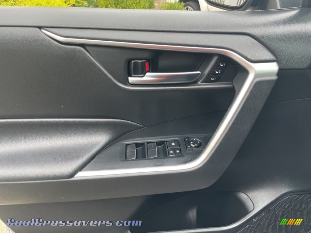 2020 RAV4 XLE Premium AWD - Silver Sky Metallic / Black photo #24