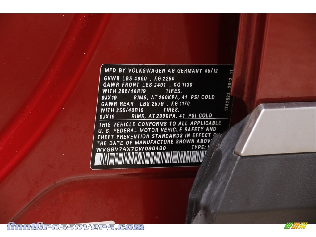 2012 Tiguan S 4Motion - Wild Cherry Metallic / Beige photo #19