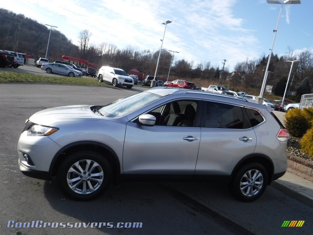 2016 Rogue SV AWD - Brilliant Silver / Charcoal photo #11