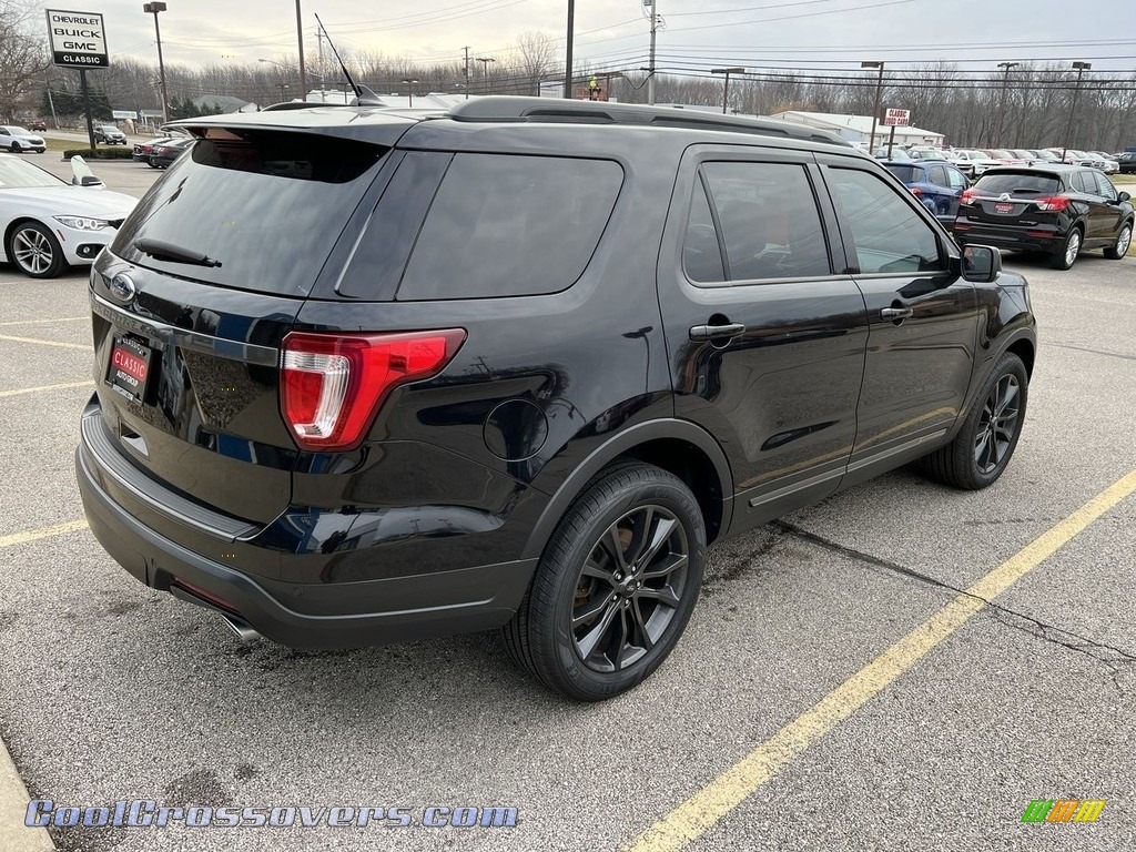 2019 Explorer XLT 4WD - Agate Black / Medium Black photo #3