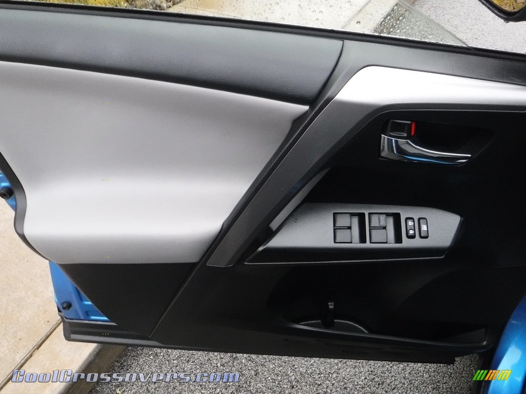 2017 RAV4 XLE AWD Hybrid - Electric Storm Metallic / Black photo #18