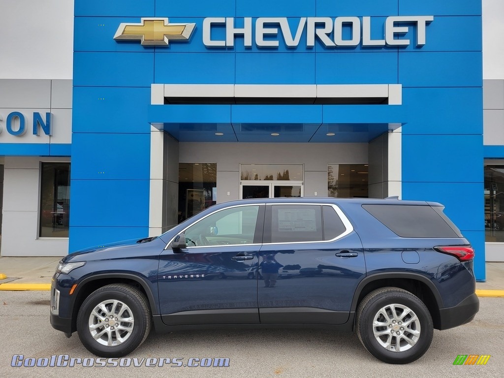 Northsky Blue Metallic / Jet Black/­Chai Chevrolet Traverse LS