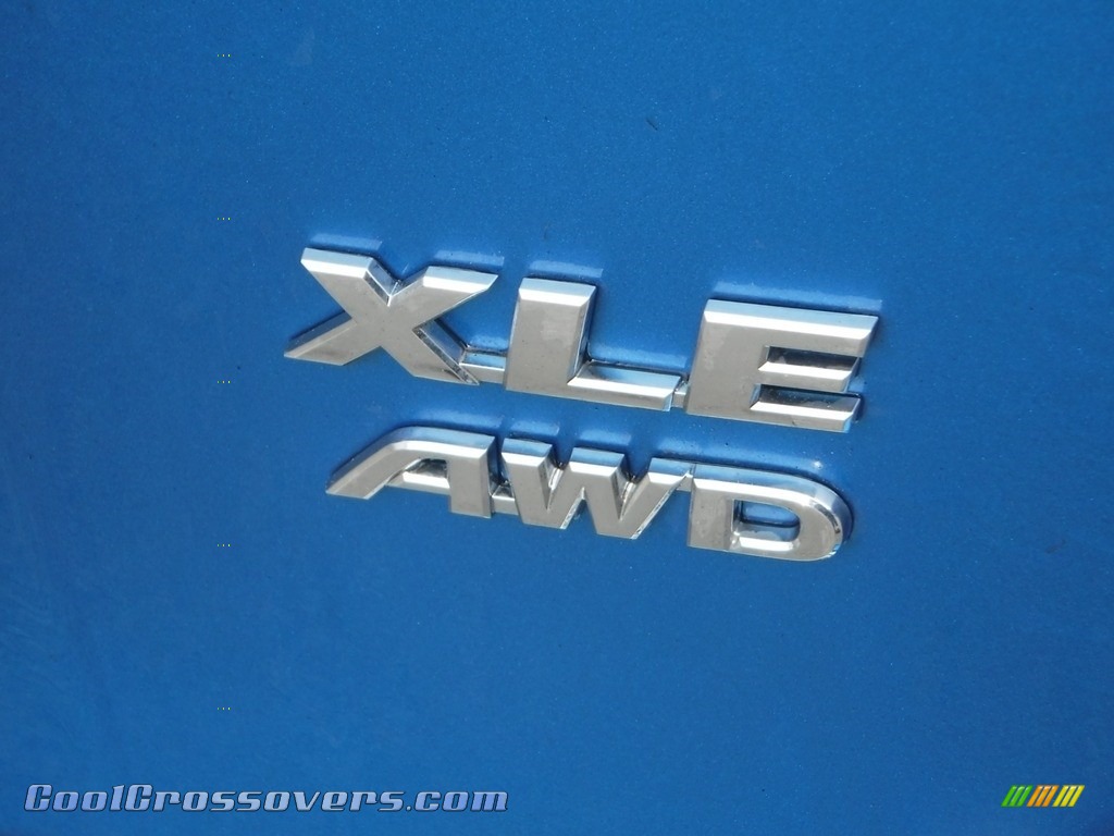 2018 RAV4 XLE AWD - Electric Storm Blue / Ash photo #17
