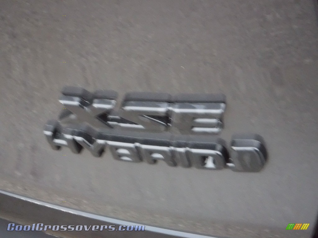 2021 RAV4 XSE AWD Hybrid - Magnetic Gray Metallic / Black photo #18
