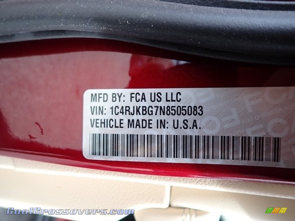 2022 Grand Cherokee L Limited 4x4 - Velvet Red Pearl / Global Black/Wicker Beige photo #15