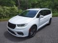 Chrysler Pacifica Touring L AWD Bright White photo #2