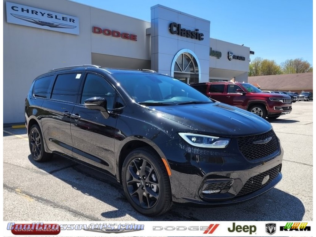 2022 Pacifica Limited AWD - Brilliant Black Crystal Pearl / Black photo #1