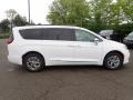 Chrysler Pacifica Limited AWD Bright White photo #6