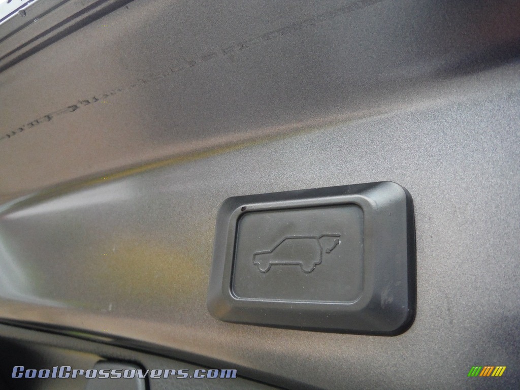 2019 RAV4 XSE AWD Hybrid - Magnetic Gray Metallic / Black photo #33