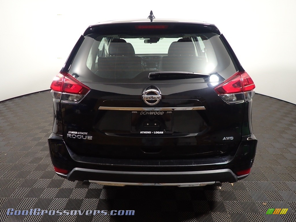 2020 Rogue S AWD - Magnetic Black Pearl / Charcoal photo #14