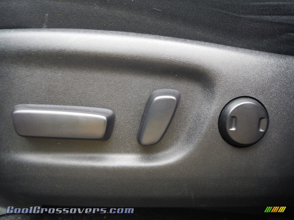 2018 RAV4 XLE AWD - Silver Sky Metallic / Black photo #22
