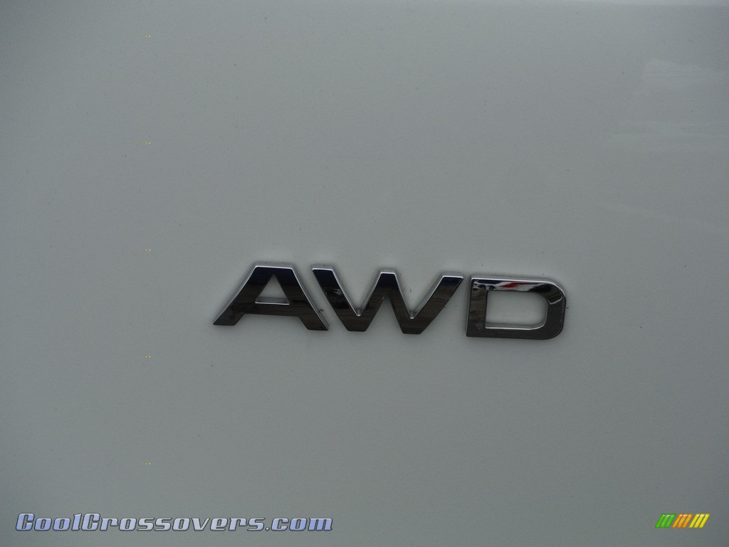 2020 Sportage LX AWD - Clear White / Black photo #4