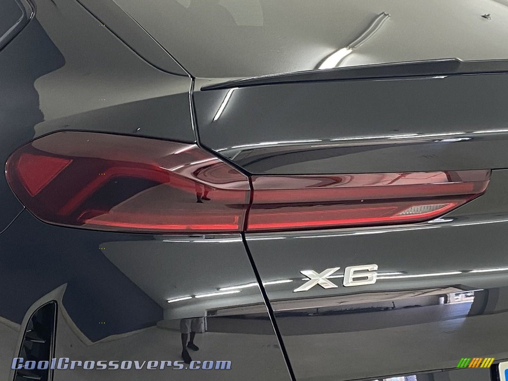 2022 X6 xDrive40i - Black Sapphire Metallic / Tacora Red photo #6