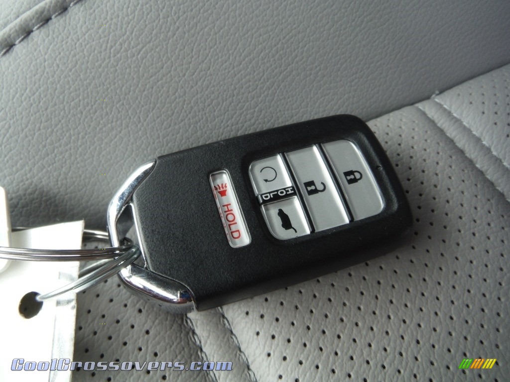 2020 CR-V Touring AWD - Radiant Red Metallic / Gray photo #33