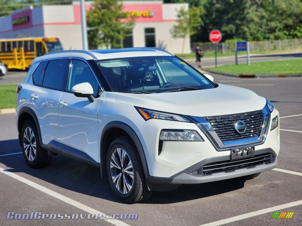 2021 Rogue SV AWD - Pearl White Tricoat / Charcoal photo #4