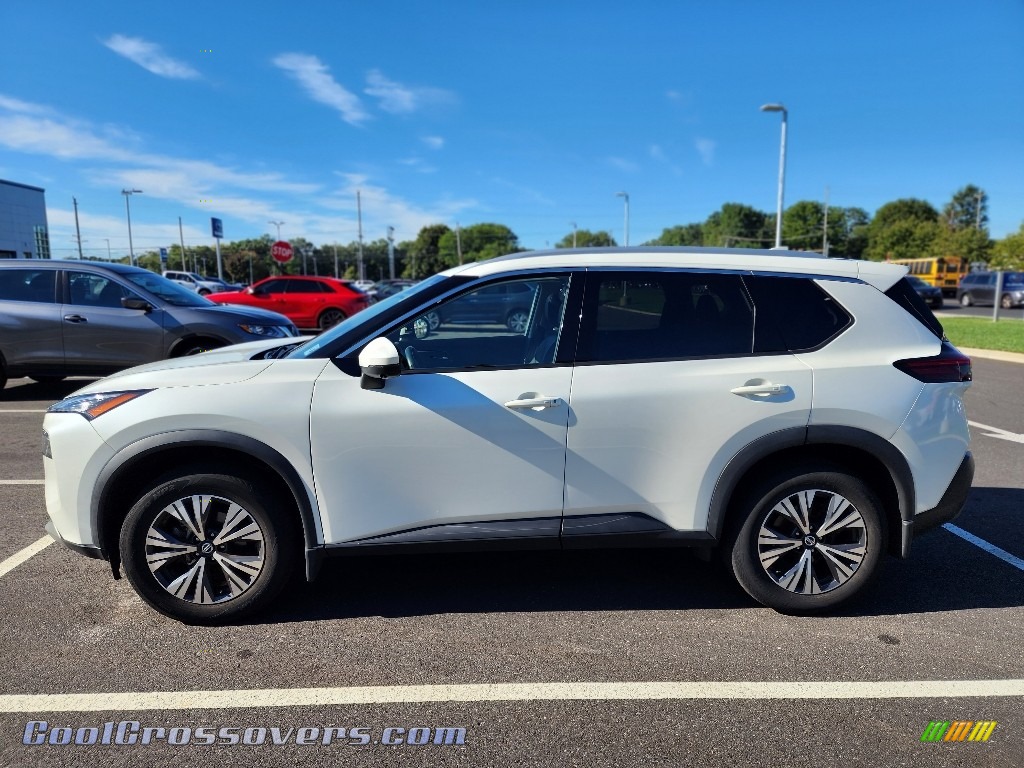 2021 Rogue SV AWD - Pearl White Tricoat / Charcoal photo #10