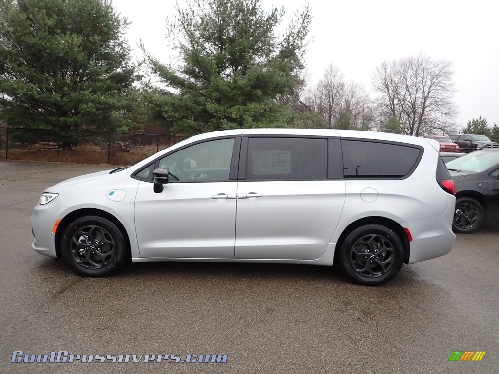 2023 Pacifica Hybrid Limited - Silver Mist / Black photo #2