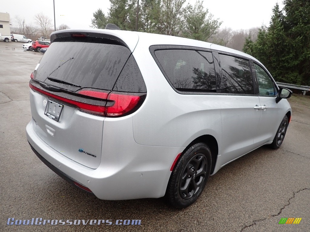 2023 Pacifica Hybrid Limited - Silver Mist / Black photo #5