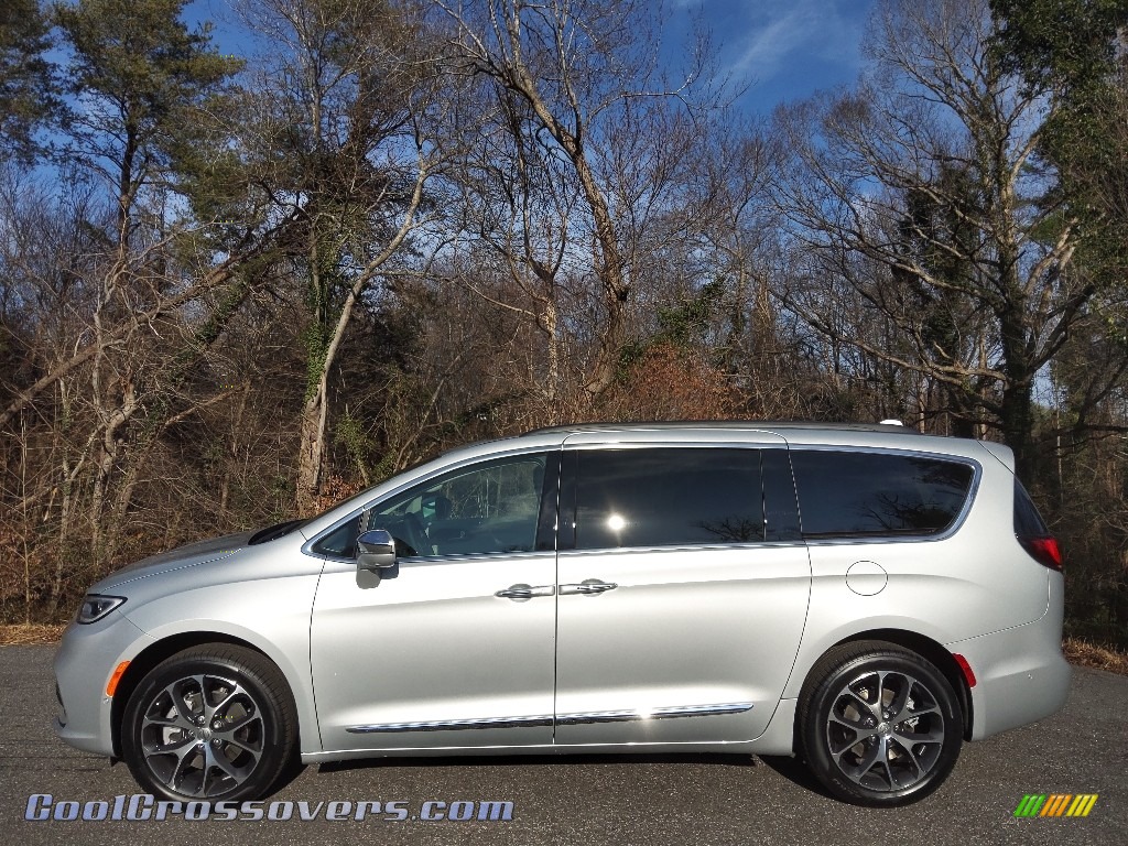 2022 Pacifica Limited AWD - Silver Mist / Black/Alloy photo #1