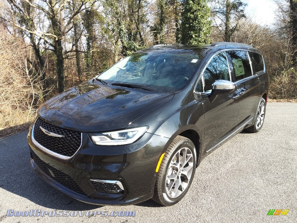 2022 Pacifica Limited AWD - Brilliant Black Crystal Pearl / Black/Alloy photo #2