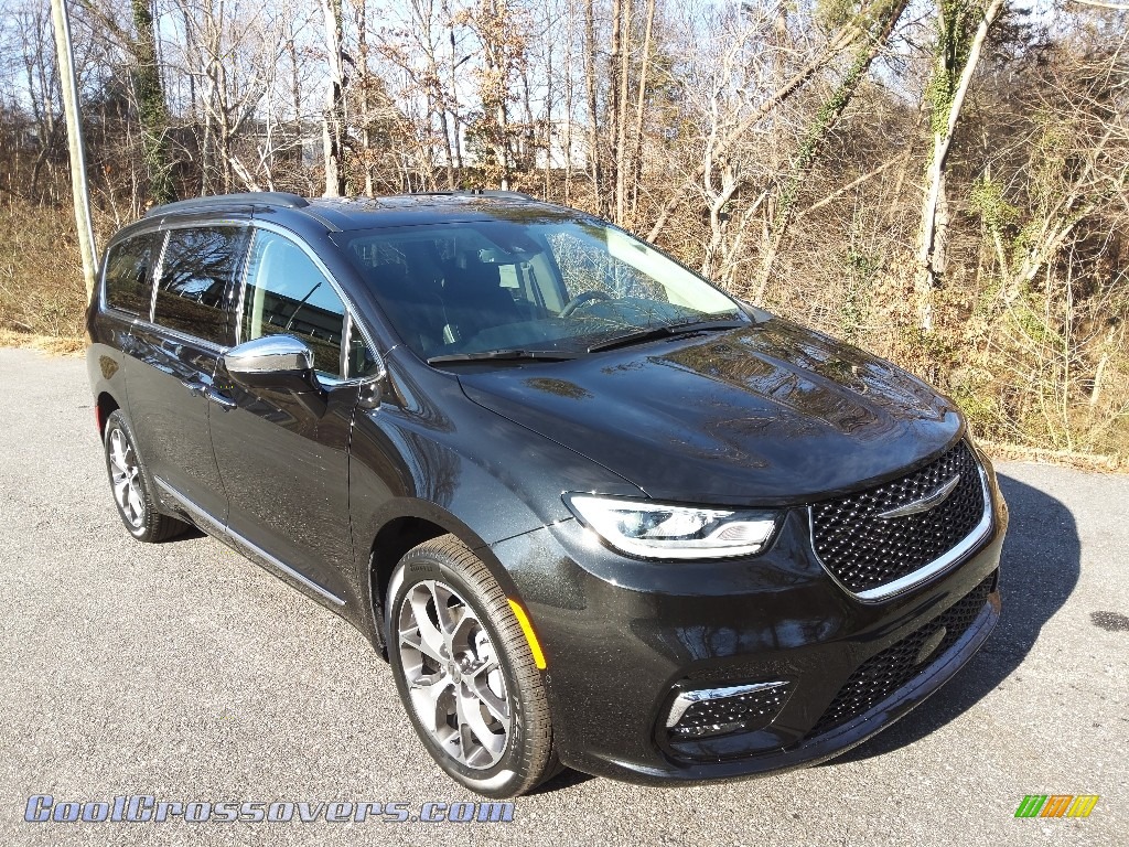 2022 Pacifica Limited AWD - Brilliant Black Crystal Pearl / Black/Alloy photo #4