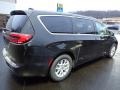 Chrysler Pacifica Touring L Brilliant Black Crystal Pearl photo #6