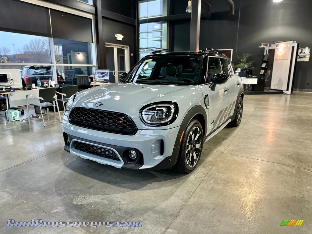 2023 Countryman Cooper S All4 -Untamed - Momentum Grey / MINI Yours Lounge/Highland Green photo #1