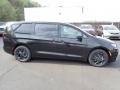 Chrysler Pacifica Hybrid Touring L Brilliant Black Crystal Pearl photo #7