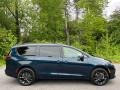 Chrysler Pacifica Touring L AWD Fathom Blue Pearl photo #5