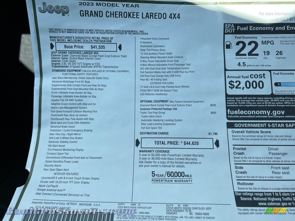 2023 Grand Cherokee Laredo 4x4 - Diamond Black Crystal Pearl / Global Black photo #26