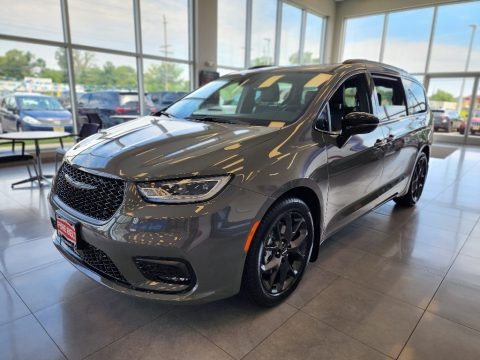 Ceramic Gray 2023 Chrysler Pacifica Limited