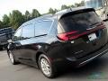 Chrysler Pacifica Touring L Brilliant Black Crystal Pearl photo #28