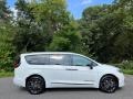 Chrysler Pacifica Touring L Road Tripper AWD Bright White photo #5