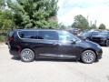 Chrysler Pacifica Hybrid Limited Brilliant Black Crystal Pearl photo #6