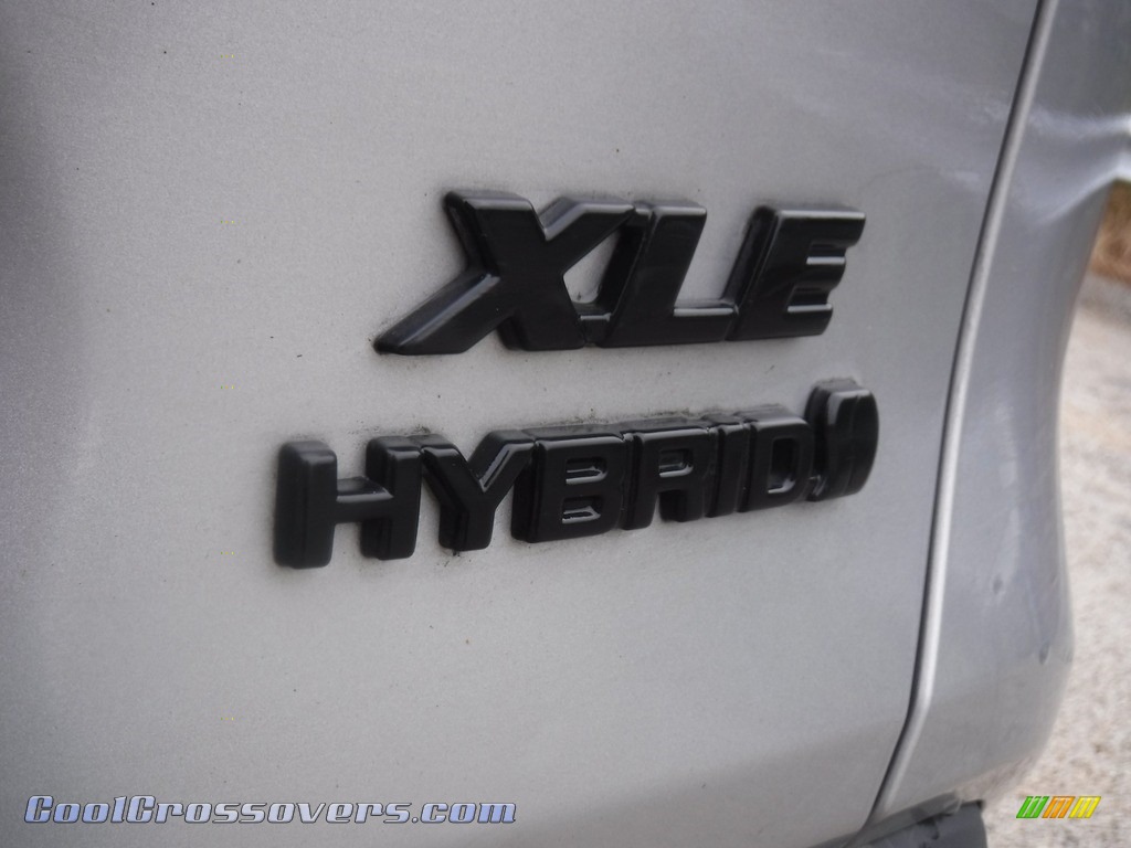 2021 RAV4 XLE AWD Hybrid - Silver Sky Metallic / Black photo #9