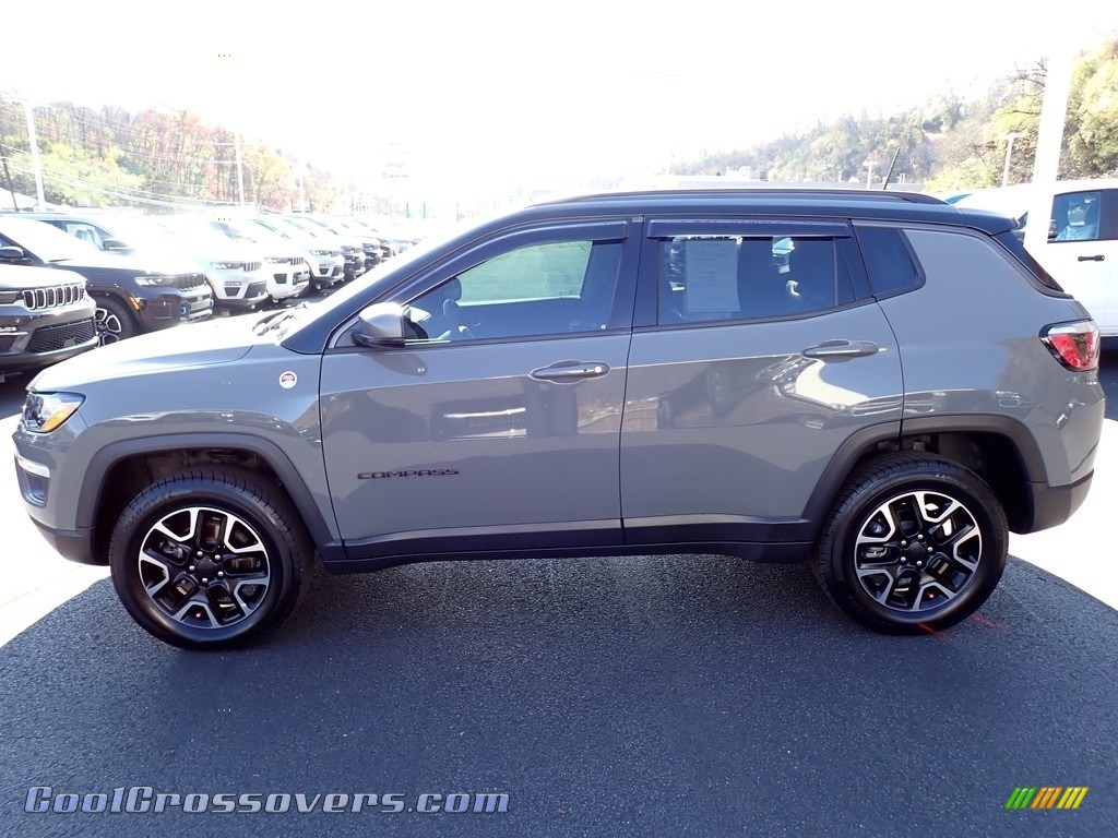 2020 Compass Trailhawk 4x4 - Sting-Gray / Ruby Red/Black photo #2