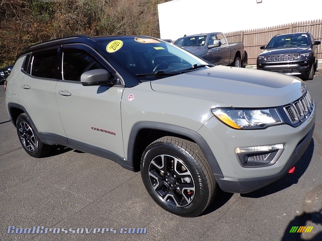 2020 Compass Trailhawk 4x4 - Sting-Gray / Ruby Red/Black photo #8