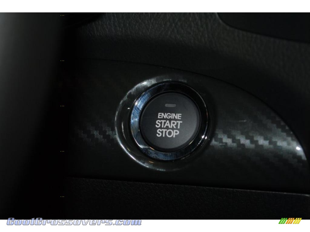 2011 Sorento SX V6 - Bright Silver / Black photo #31