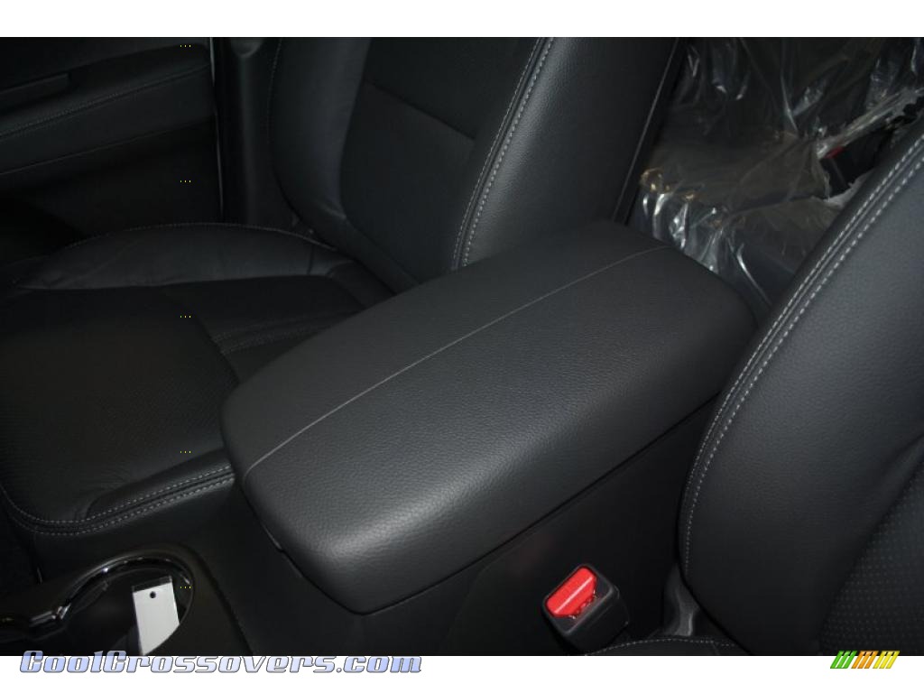 2011 Sorento SX V6 - Bright Silver / Black photo #42