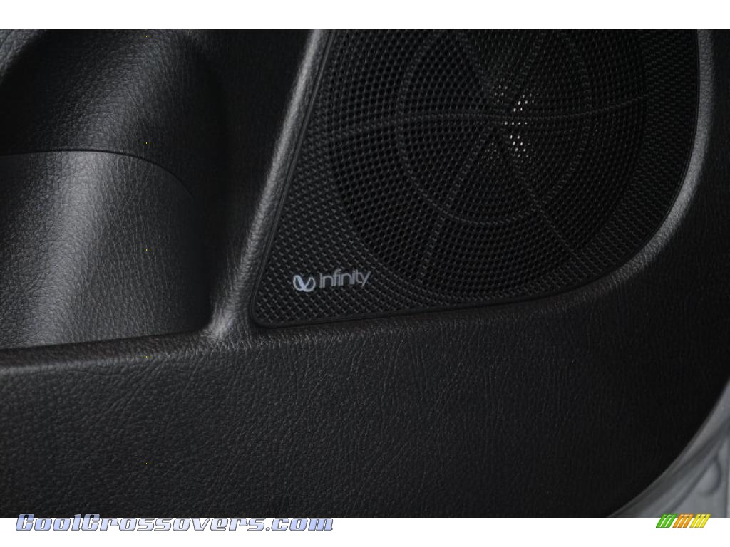 2011 Sorento SX V6 - Bright Silver / Black photo #46